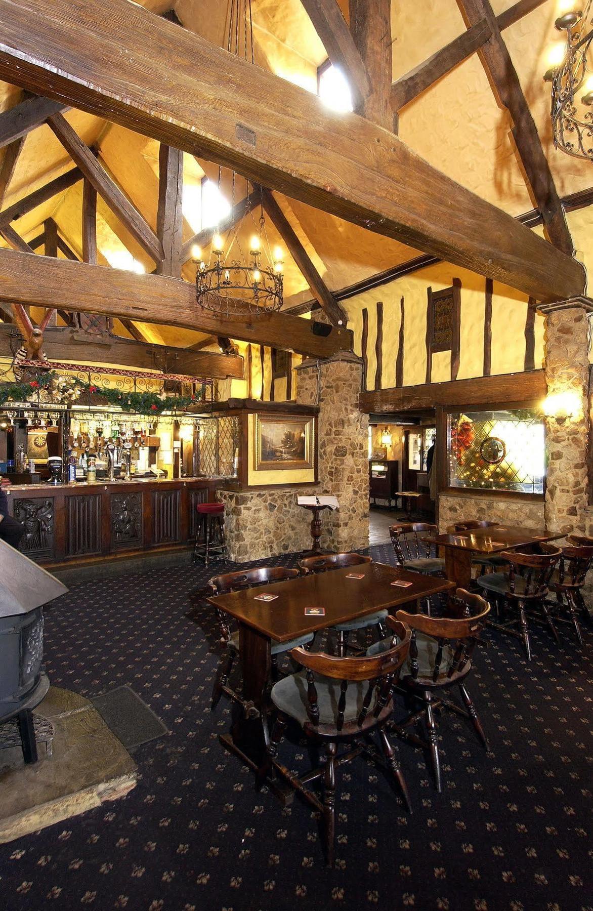 The Horseshoe Inn Herstmonceux Exterior photo