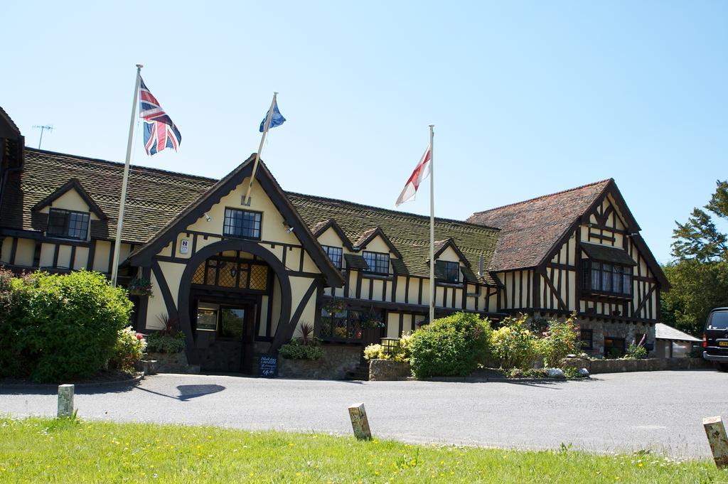 The Horseshoe Inn Herstmonceux Exterior photo